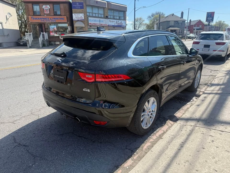 2017 Jaguar F-Pace - Image 7 of 12