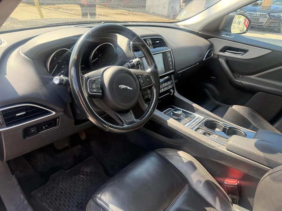 2017 Jaguar F-Pace - Image 10 of 12