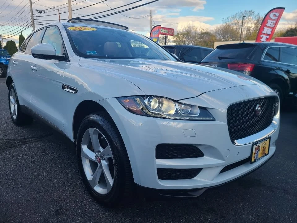 2017 Jaguar F-Pace - Image 2 of 19