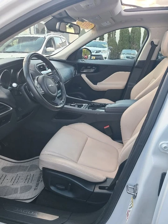 2017 Jaguar F-Pace - Image 7 of 19