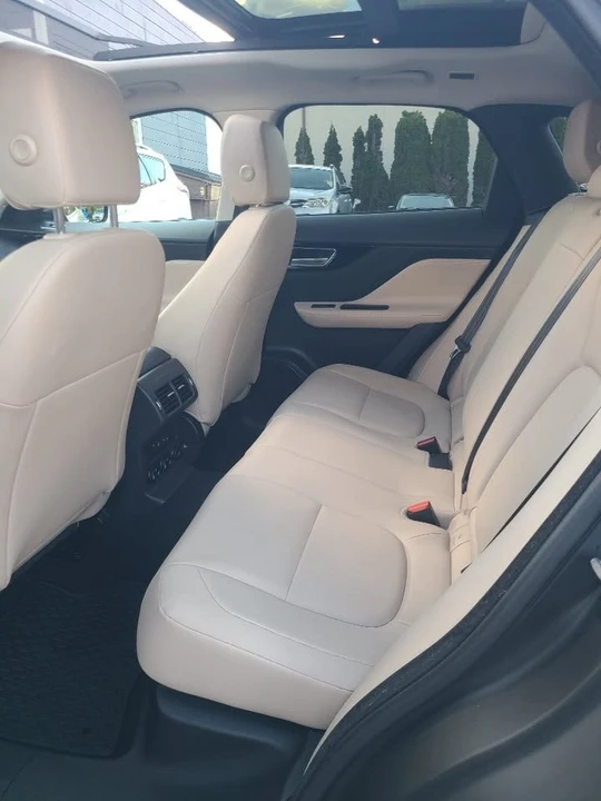 2017 Jaguar F-Pace - Image 8 of 19