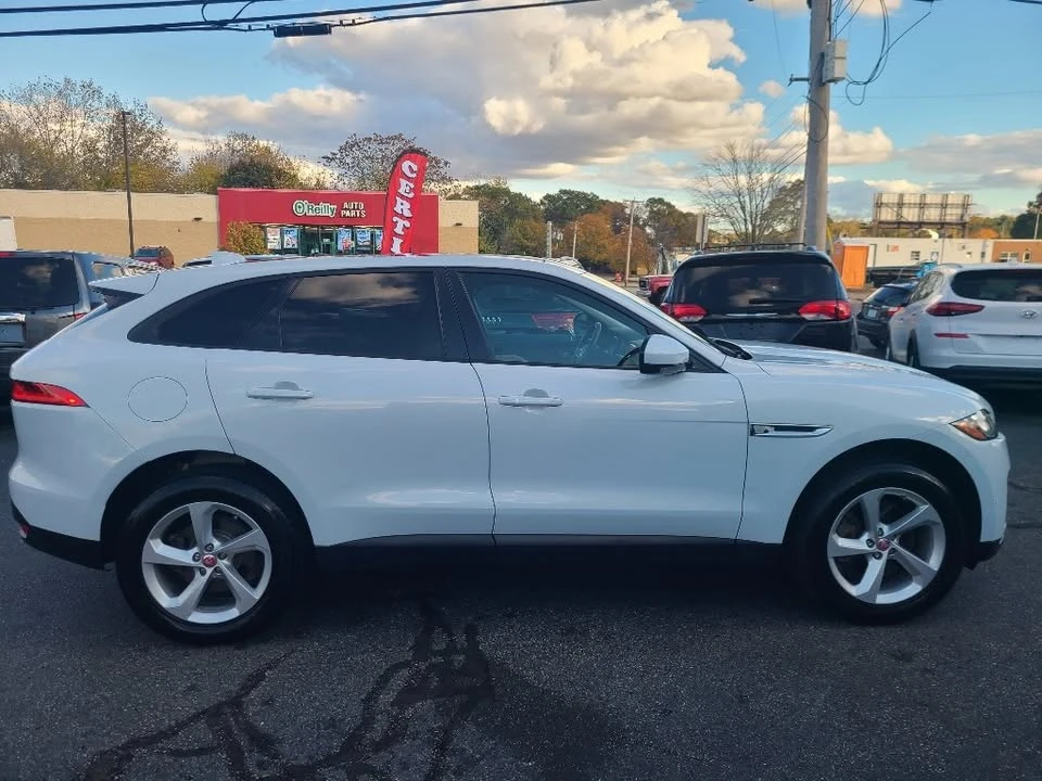 2017 Jaguar F-Pace - Image 3 of 19