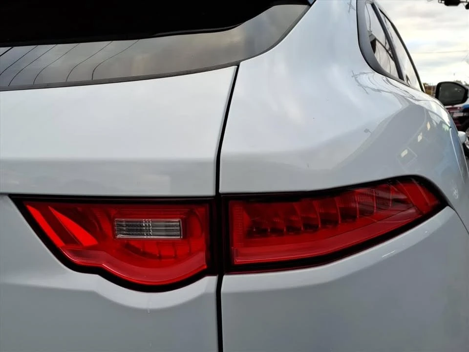 2017 Jaguar F-Pace - Image 19 of 19