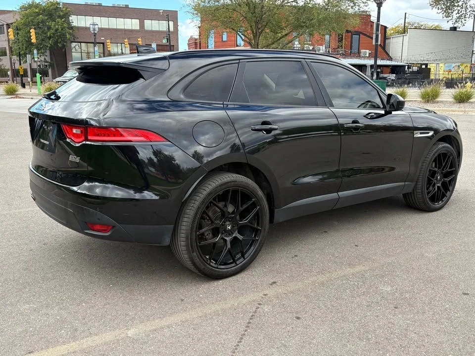 2017 Jaguar F-Pace - Image 5 of 20