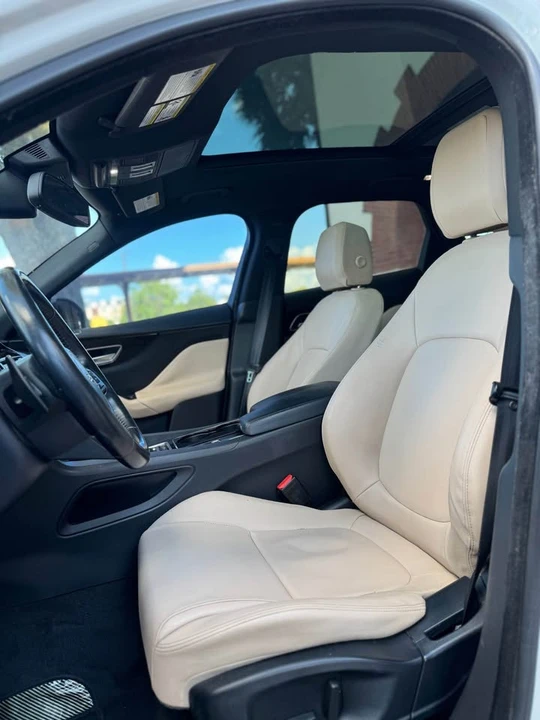 2017 Jaguar F-Pace - Image 7 of 11