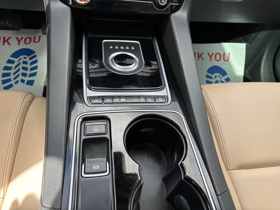2017 Jaguar F-Pace - Image 13 of 20