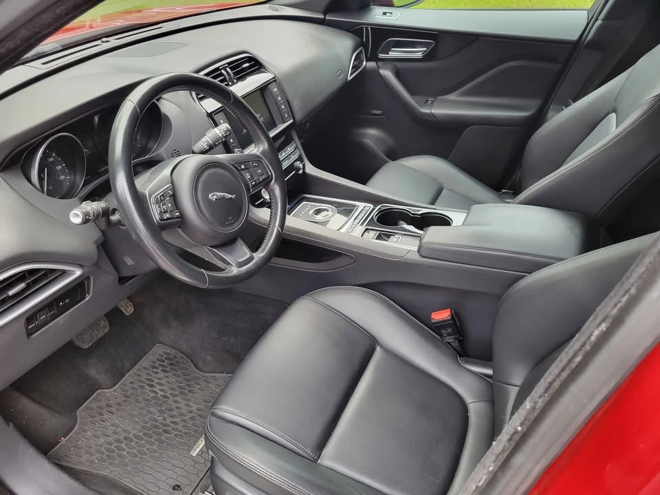 2017 Jaguar F-Pace - Image 9 of 14
