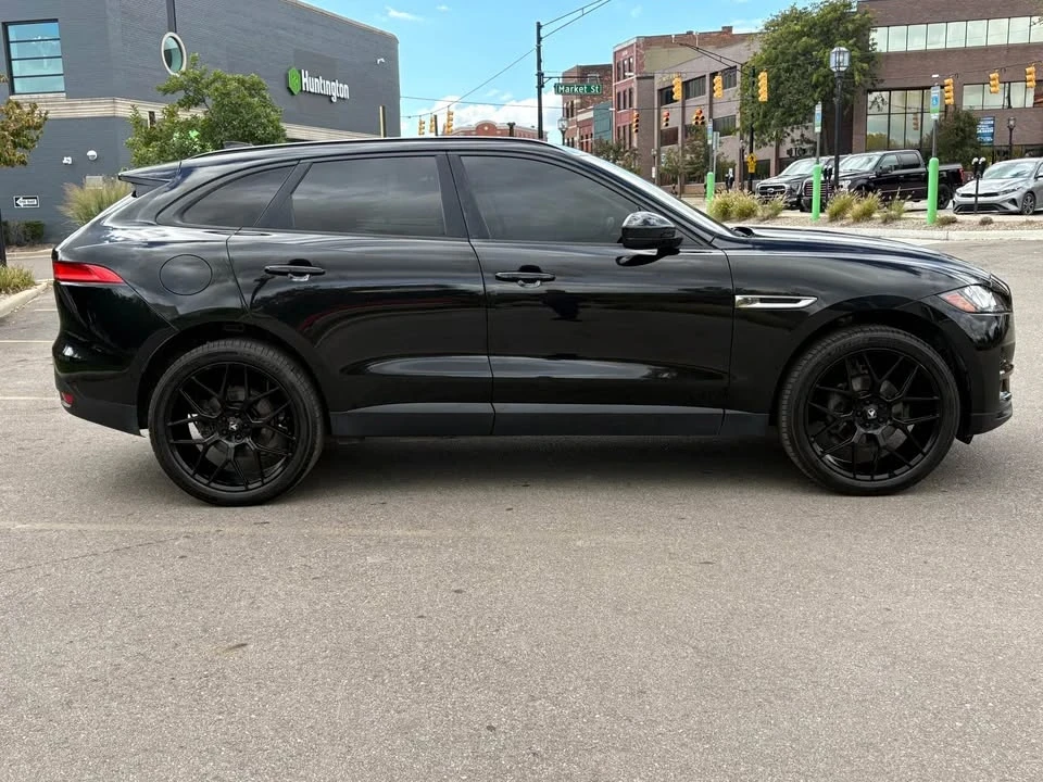 2017 Jaguar F-Pace - Image 4 of 20