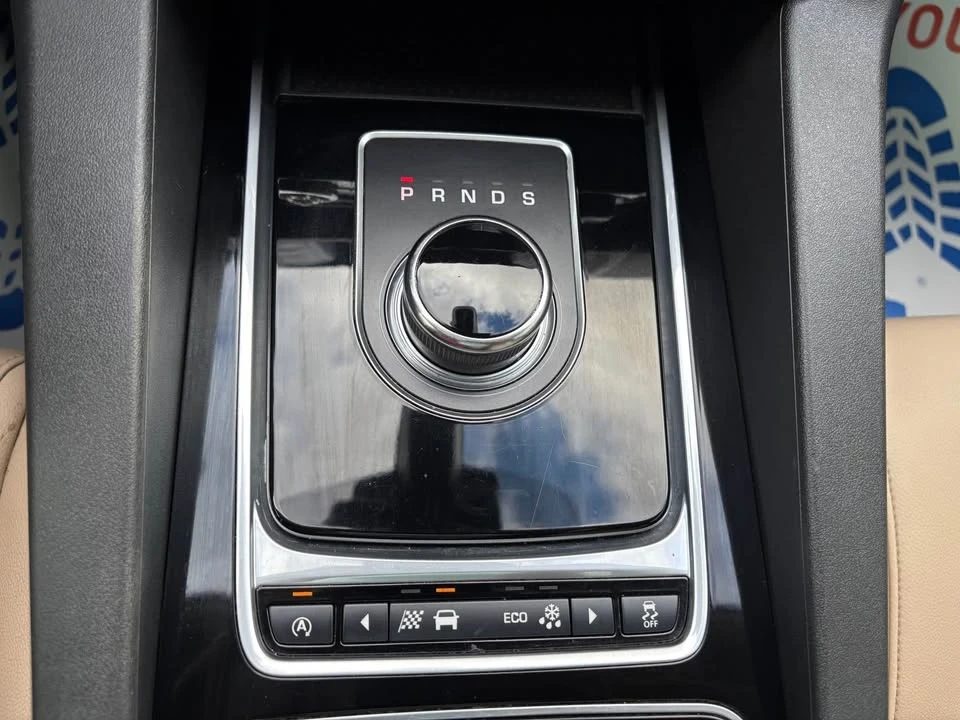 2017 Jaguar F-Pace - Image 18 of 20