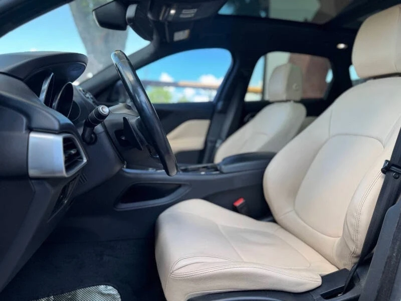 2017 Jaguar F-Pace - Image 6 of 8