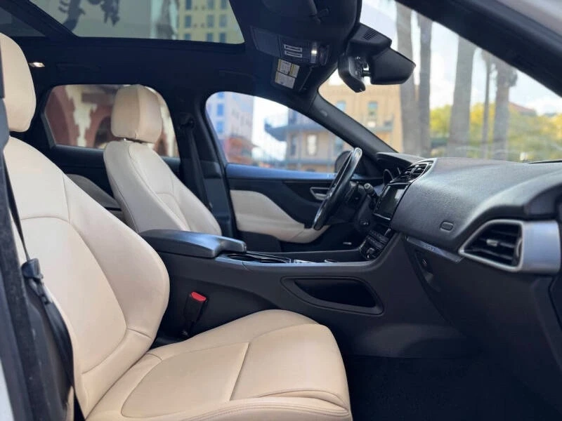 2017 Jaguar F-Pace - Image 8 of 8