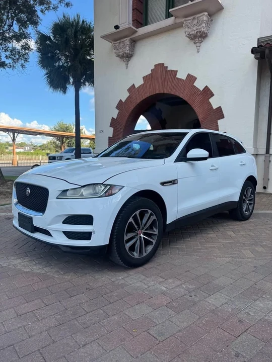 2017 Jaguar F-Pace - Image 2 of 11