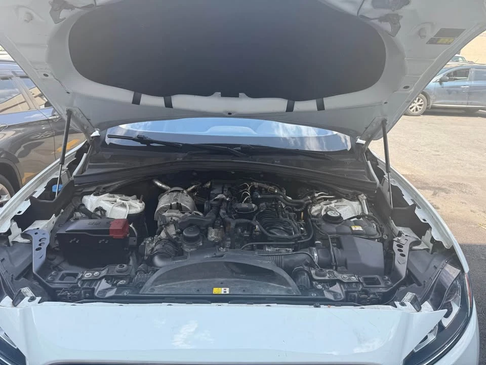 2017 Jaguar F-Pace - Image 8 of 9