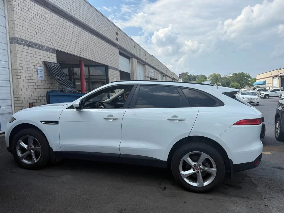 2017 Jaguar F-Pace - Image 4 of 9