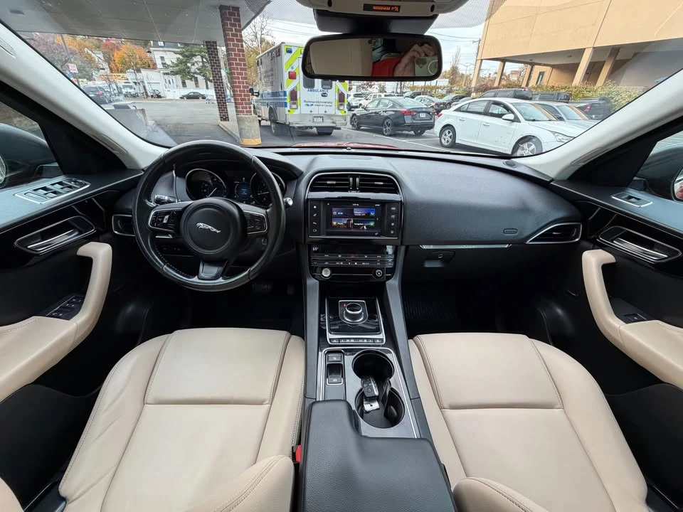 2017 Jaguar F-Pace - Image 11 of 19