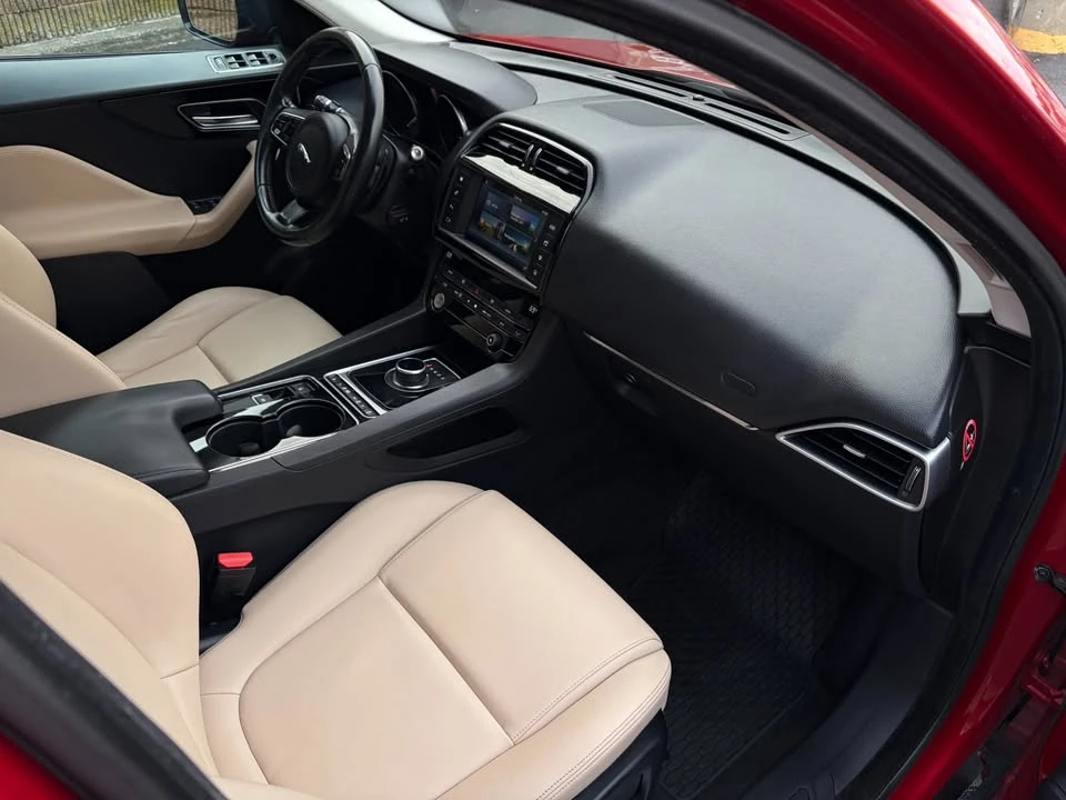 2017 Jaguar F-Pace - Image 16 of 19
