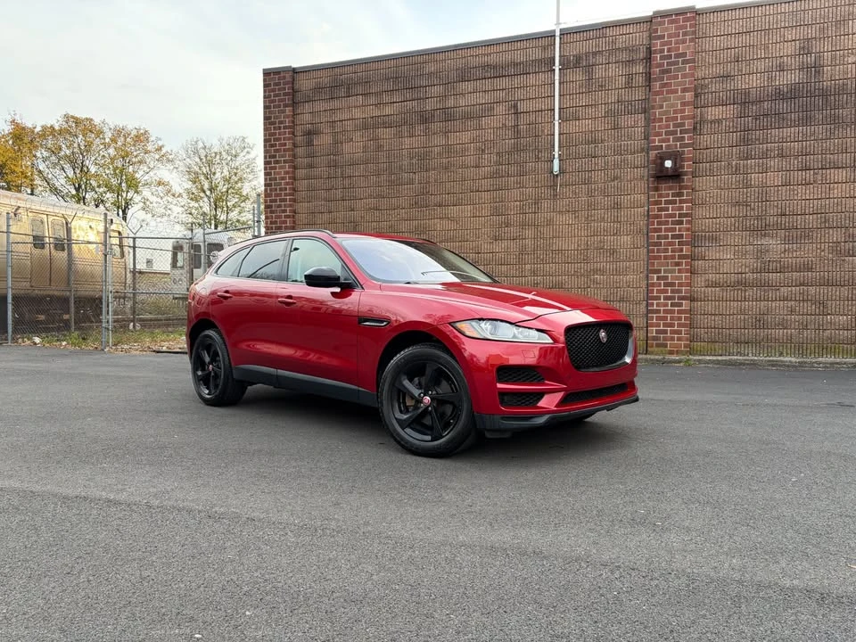 2017 Jaguar F-Pace - Image 2 of 19