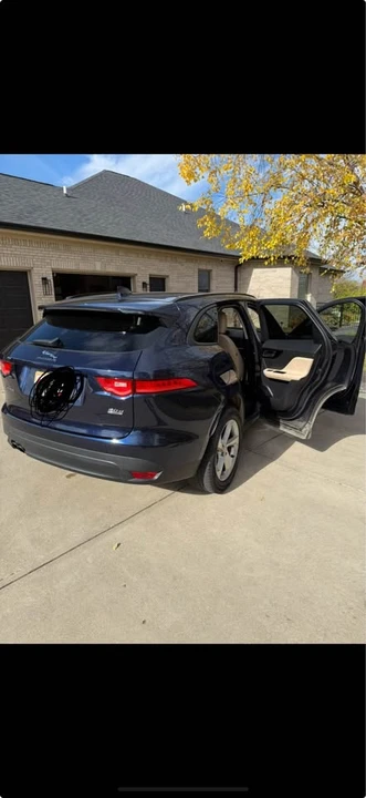 2017 Jaguar F-Pace - Image 7 of 18
