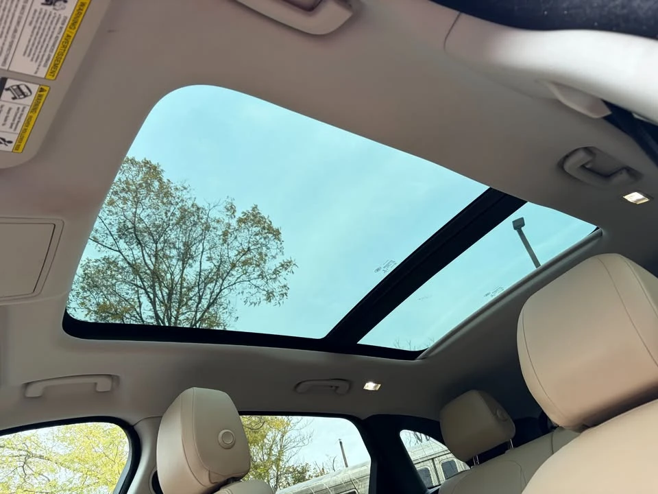 2017 Jaguar F-Pace - Image 18 of 19
