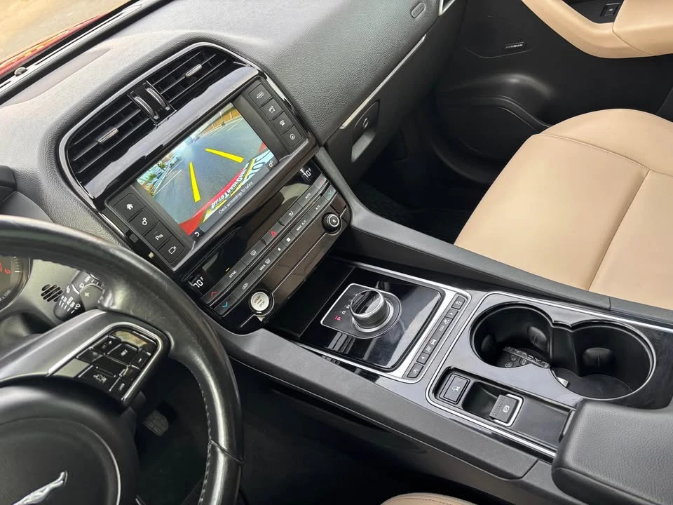 2017 Jaguar F-Pace - Image 16 of 19