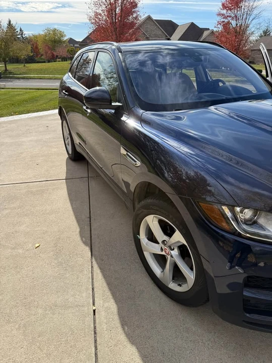 2017 Jaguar F-Pace - Image 2 of 18