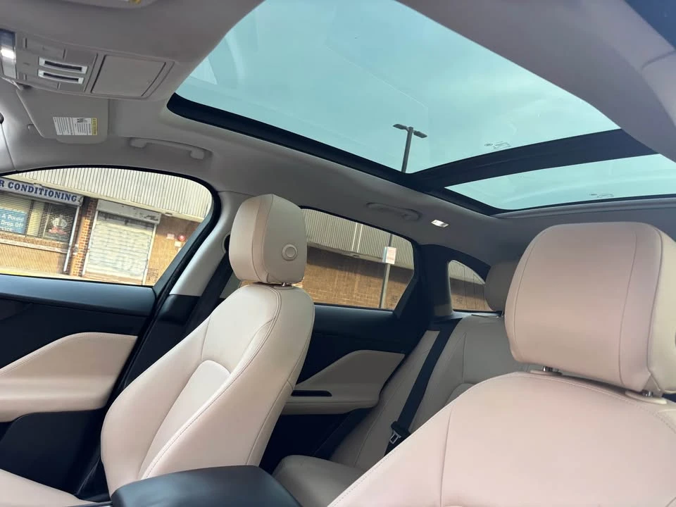 2017 Jaguar F-Pace - Image 14 of 19