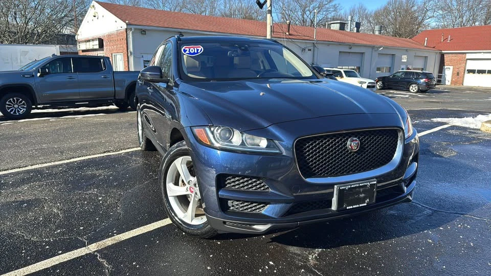 2017 Jaguar F-Pace - Image 2 of 17