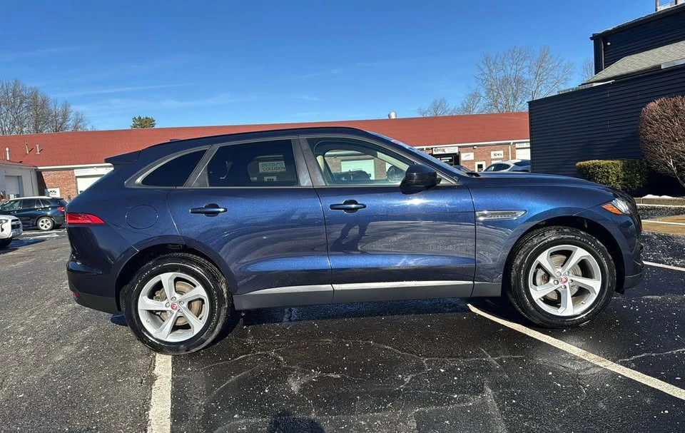 2017 Jaguar F-Pace - Image 9 of 20