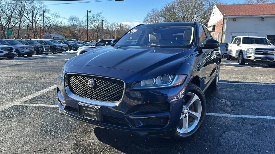 2017 Jaguar F-Pace - Image 3 of 17