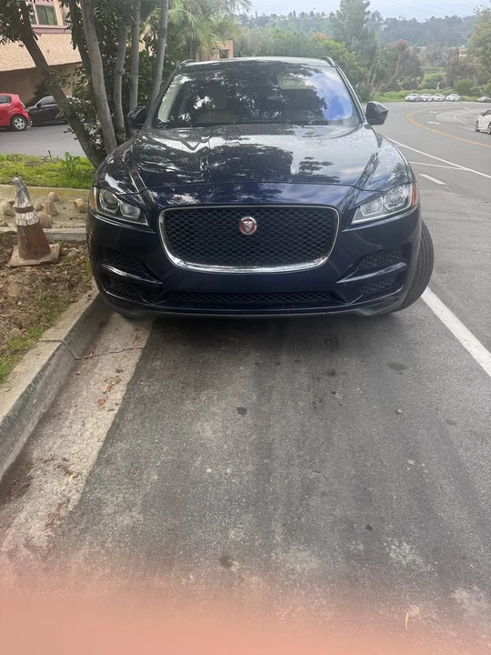 2017 Jaguar F-Pace - Image 2 of 3