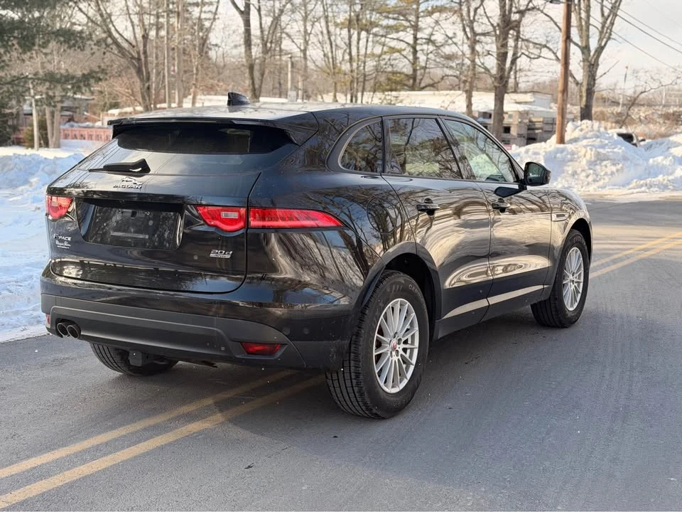 2017 Jaguar F-Pace - Image 5 of 17