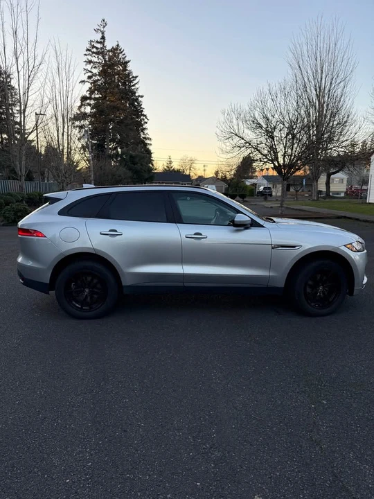 2017 Jaguar F-Pace - Image 16 of 17