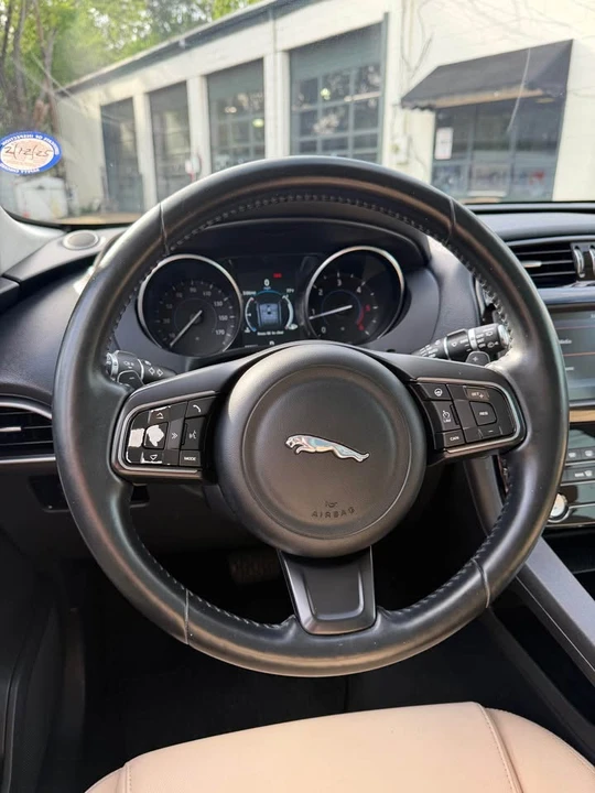 2017 Jaguar F-Pace - Image 10 of 20