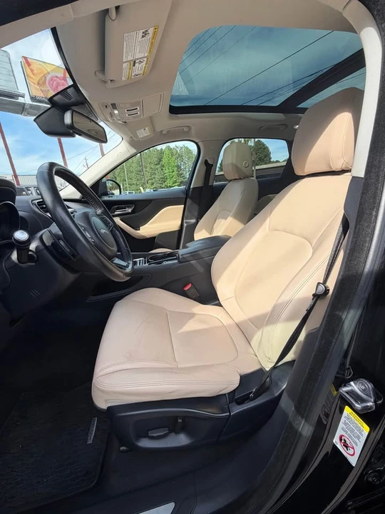 2017 Jaguar F-Pace - Image 9 of 20