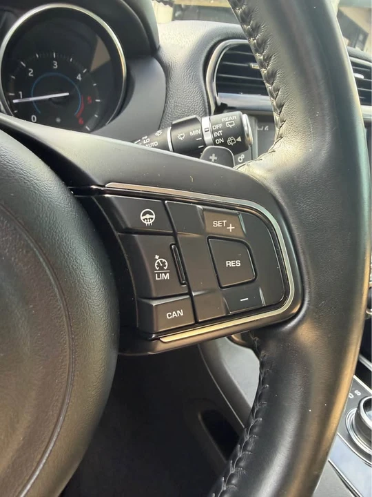 2017 Jaguar F-Pace - Image 11 of 20
