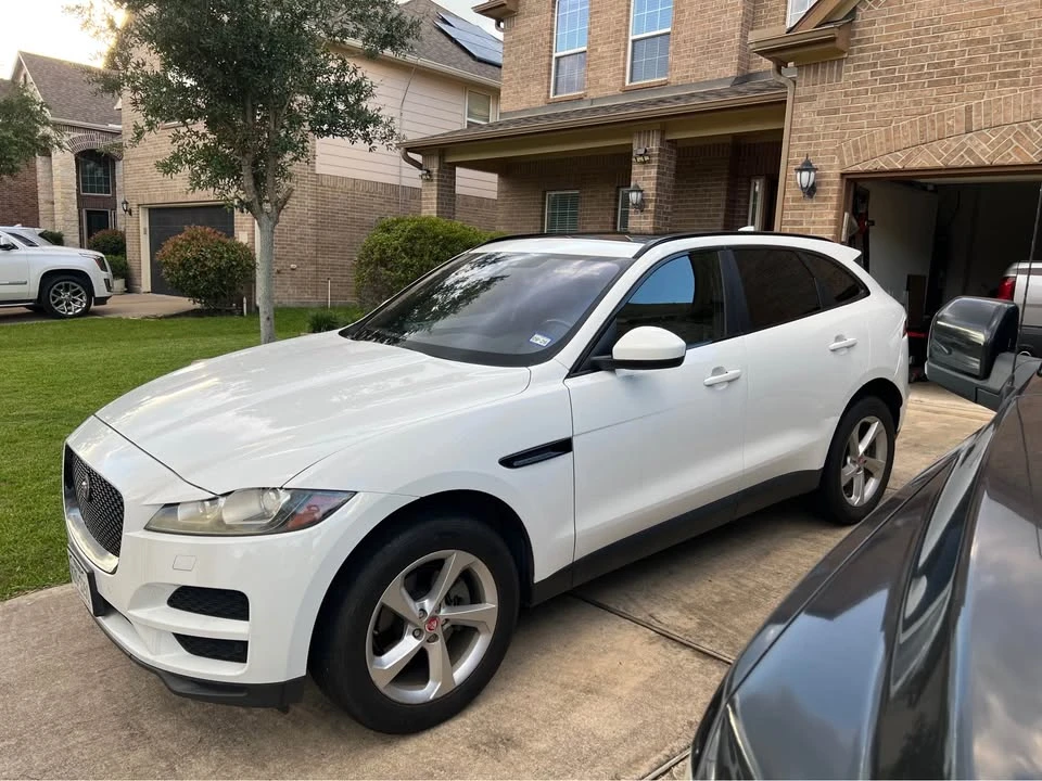 2017 Jaguar F-Pace - Image 8 of 10