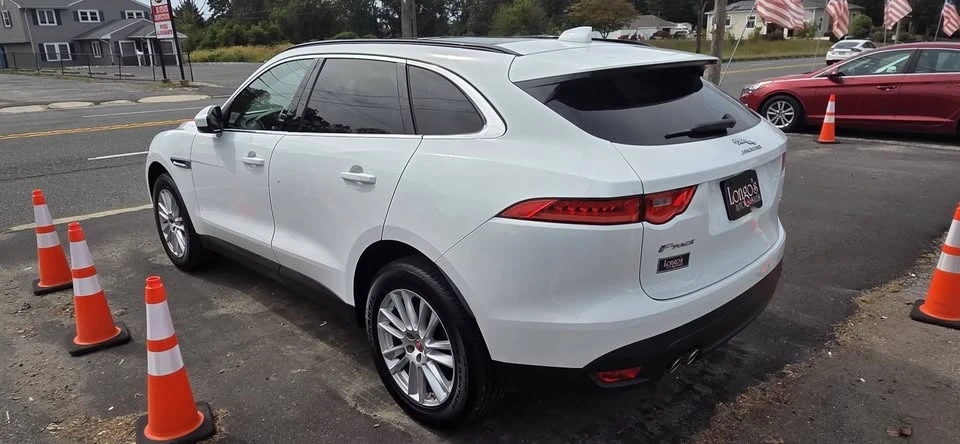 2017 Jaguar F-Pace - Image 4 of 13