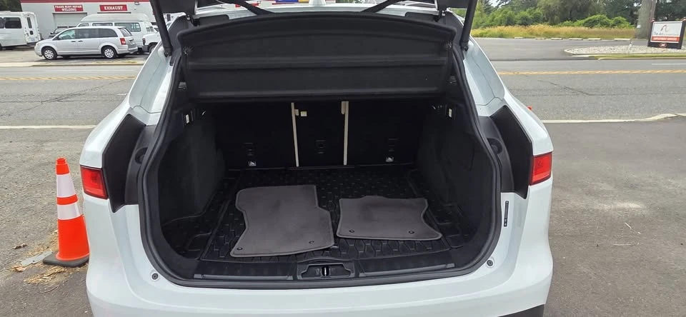 2017 Jaguar F-Pace - Image 6 of 13