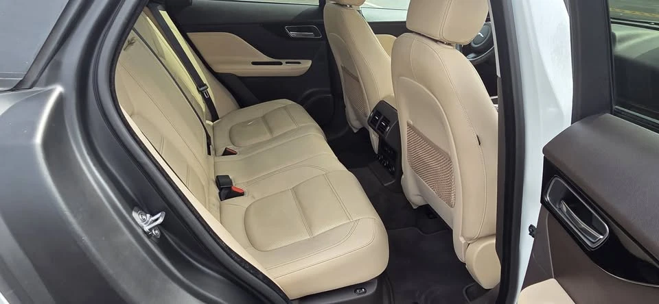2017 Jaguar F-Pace - Image 9 of 13