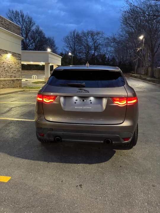 2017 Jaguar F-Pace - Image 18 of 20