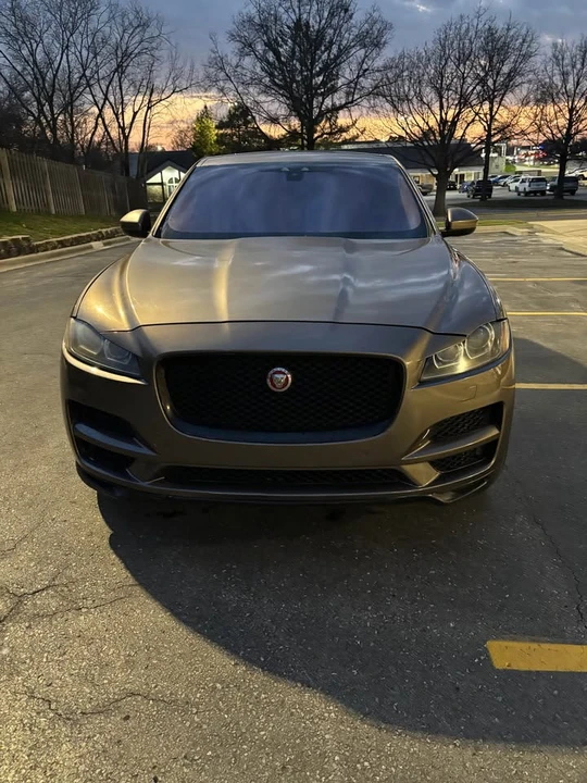 2017 Jaguar F-Pace - Image 11 of 20