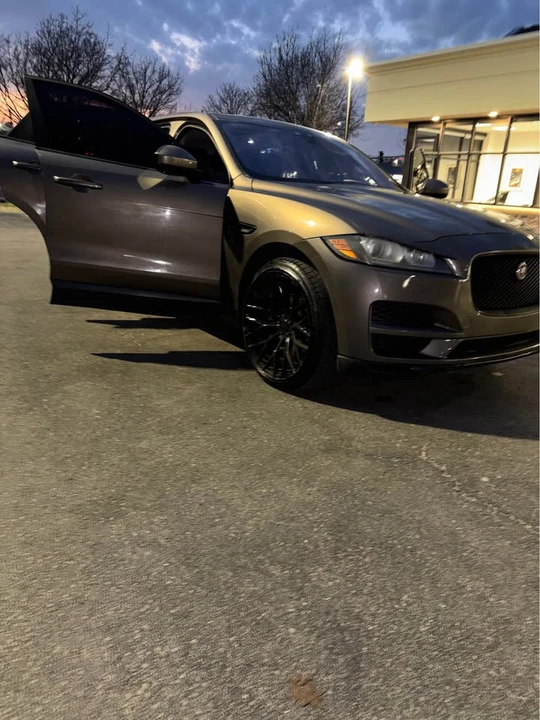 2017 Jaguar F-Pace - Image 3 of 20