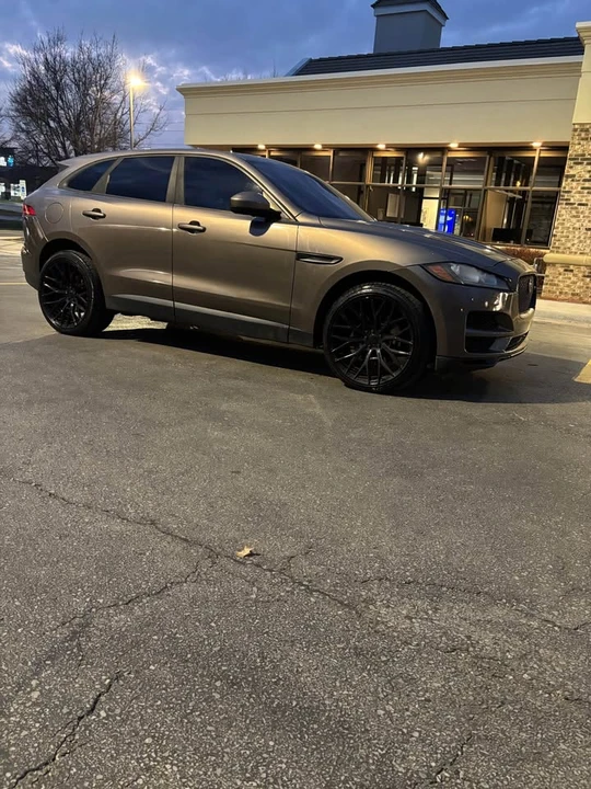 2017 Jaguar F-Pace - Image 12 of 20