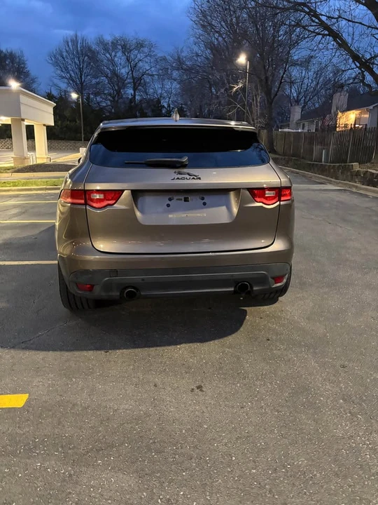 2017 Jaguar F-Pace - Image 14 of 20
