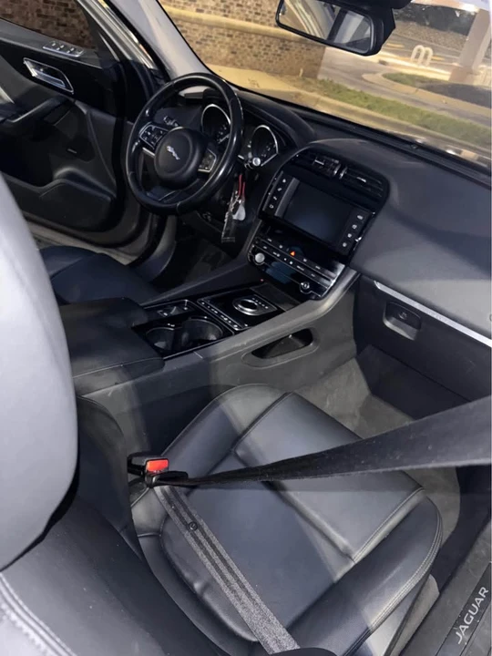 2017 Jaguar F-Pace - Image 9 of 20