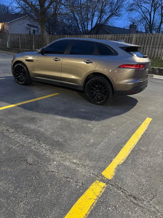 2017 Jaguar F-Pace - Image 15 of 20