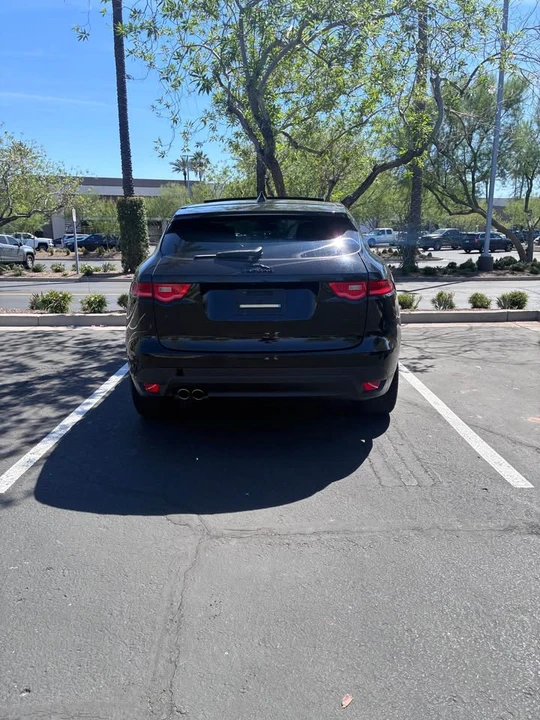 2017 Jaguar F-Pace - Image 6 of 7