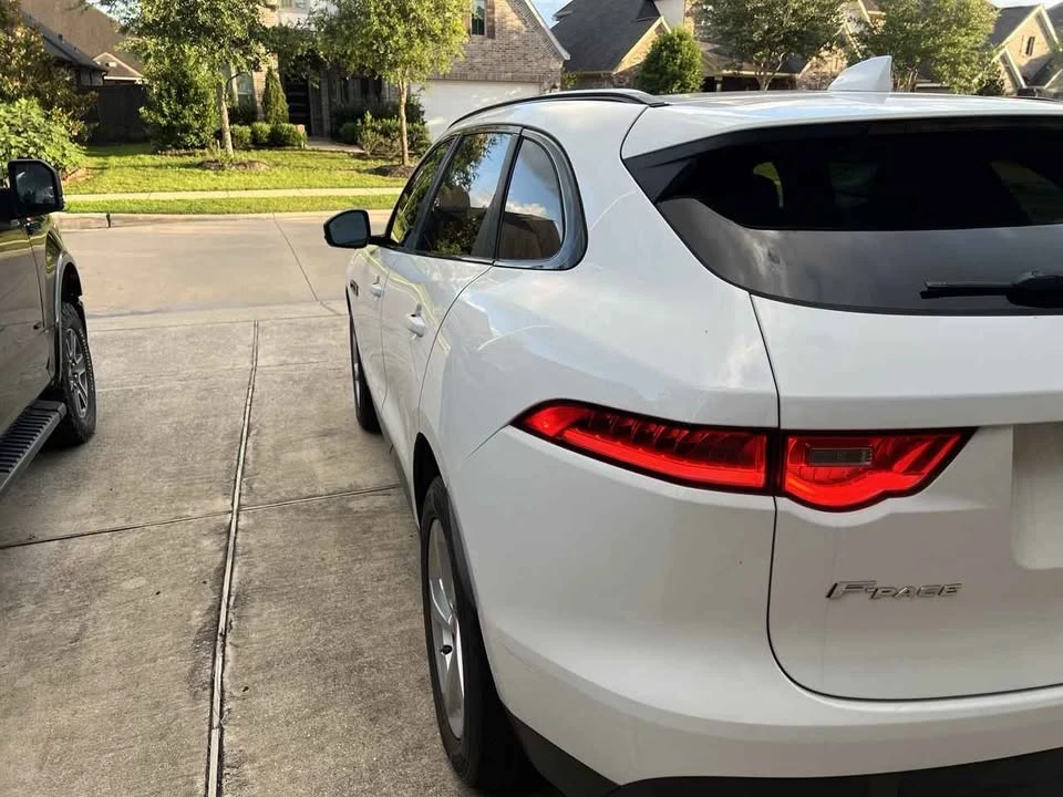 2017 Jaguar F-Pace - Image 7 of 9