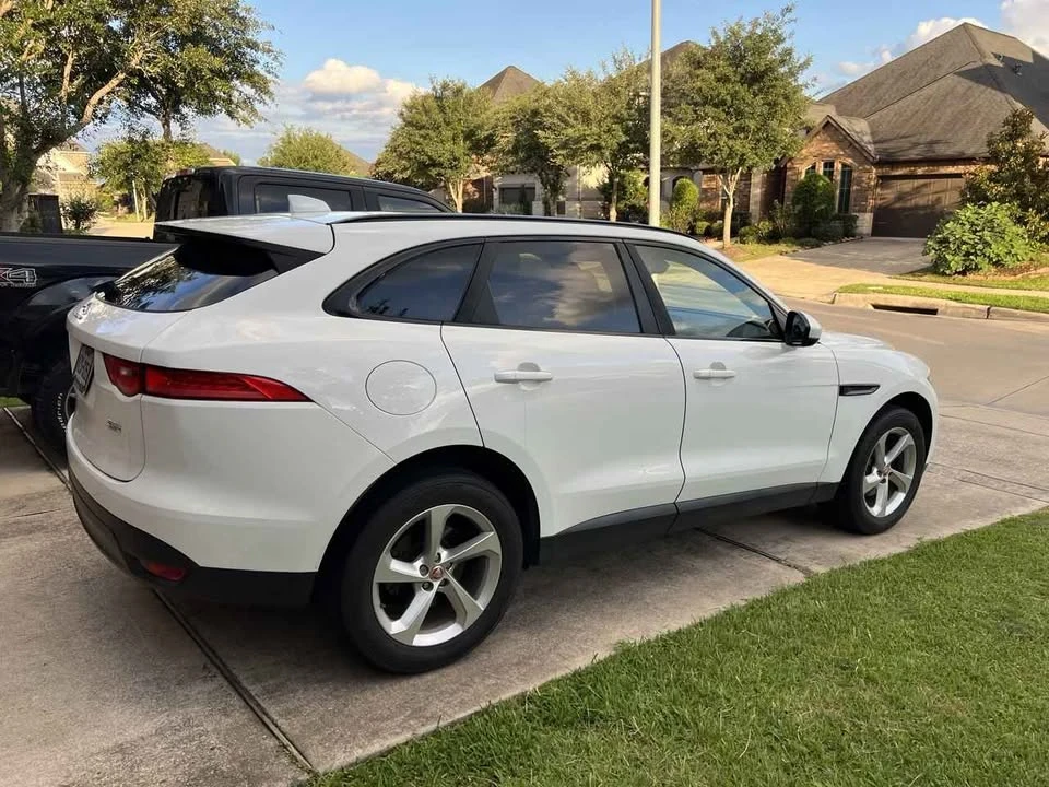 2017 Jaguar F-Pace - Image 3 of 9