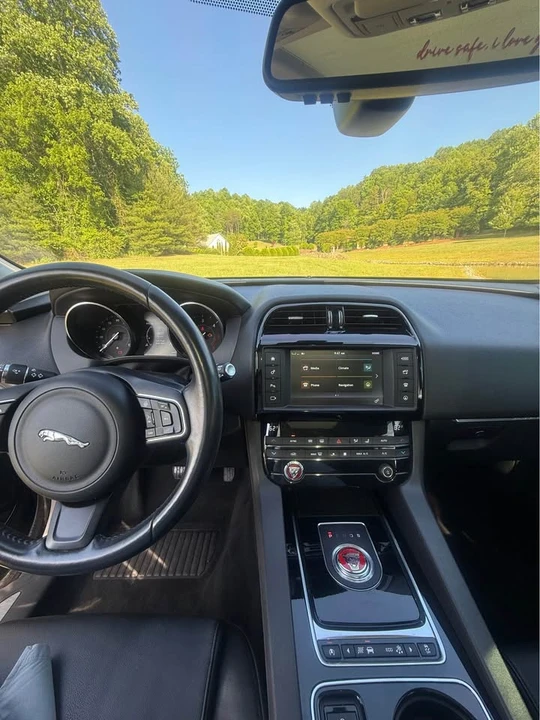 2017 Jaguar F-Pace - Image 8 of 17